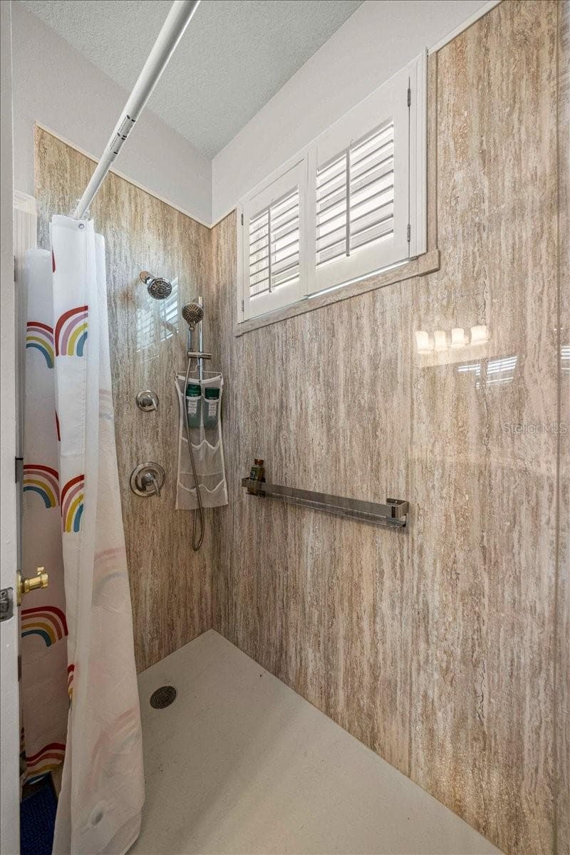 9095 LAUREL RIDGE DRIVE — photo 38 of 68