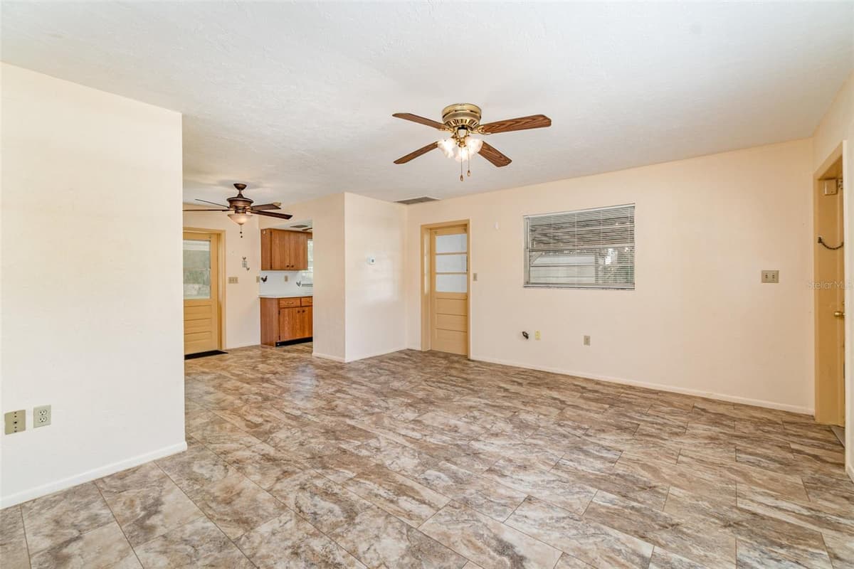 918 MAGNOLIA STREET — photo 10 of 16