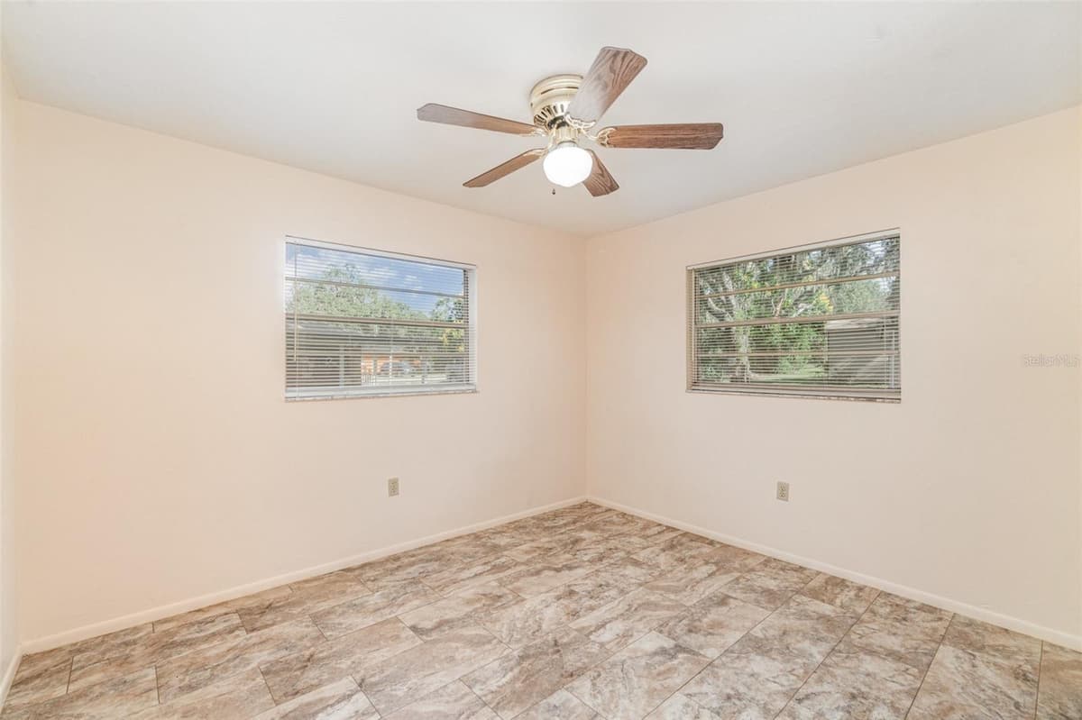 918 MAGNOLIA STREET — photo 11 of 16