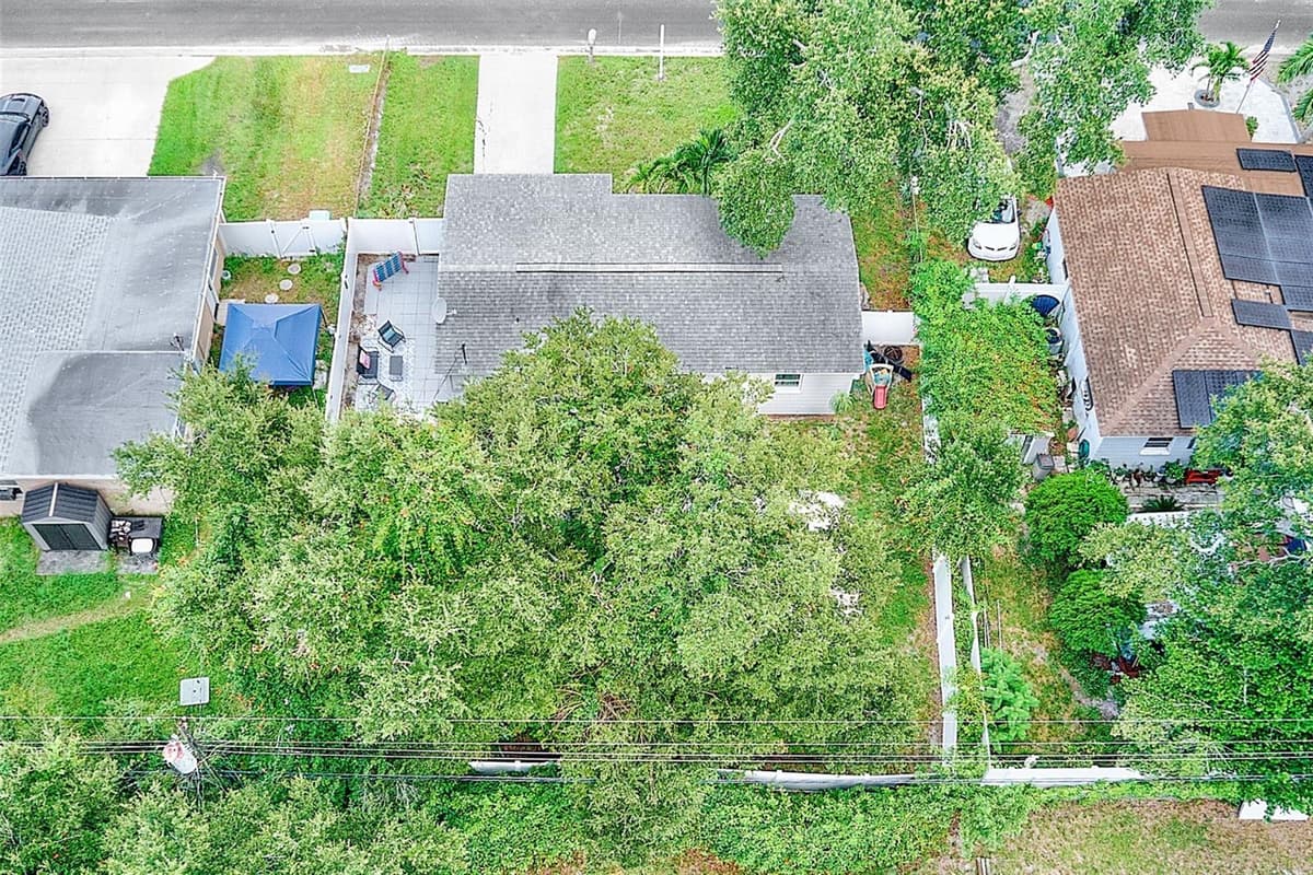 10664 STARKEY ROAD — photo 30 of 37