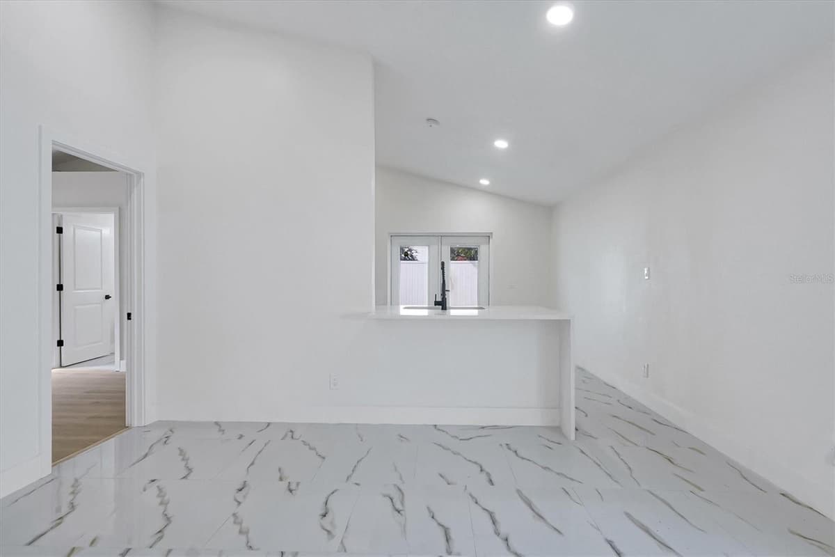 2455 PARSONS POND CIRCLE — photo 8 of 37