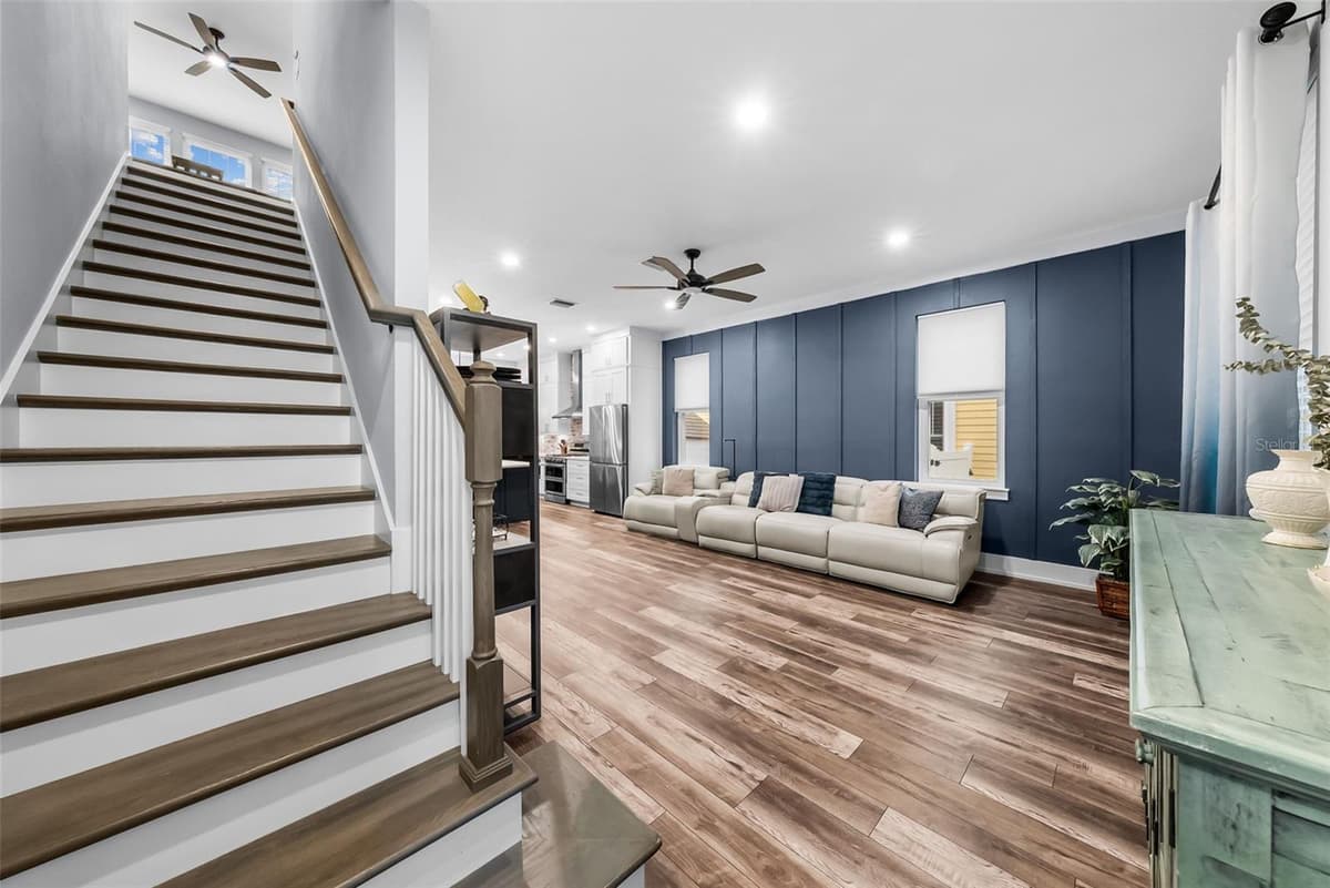 607 12TH AVENUE — photo 3 of 71