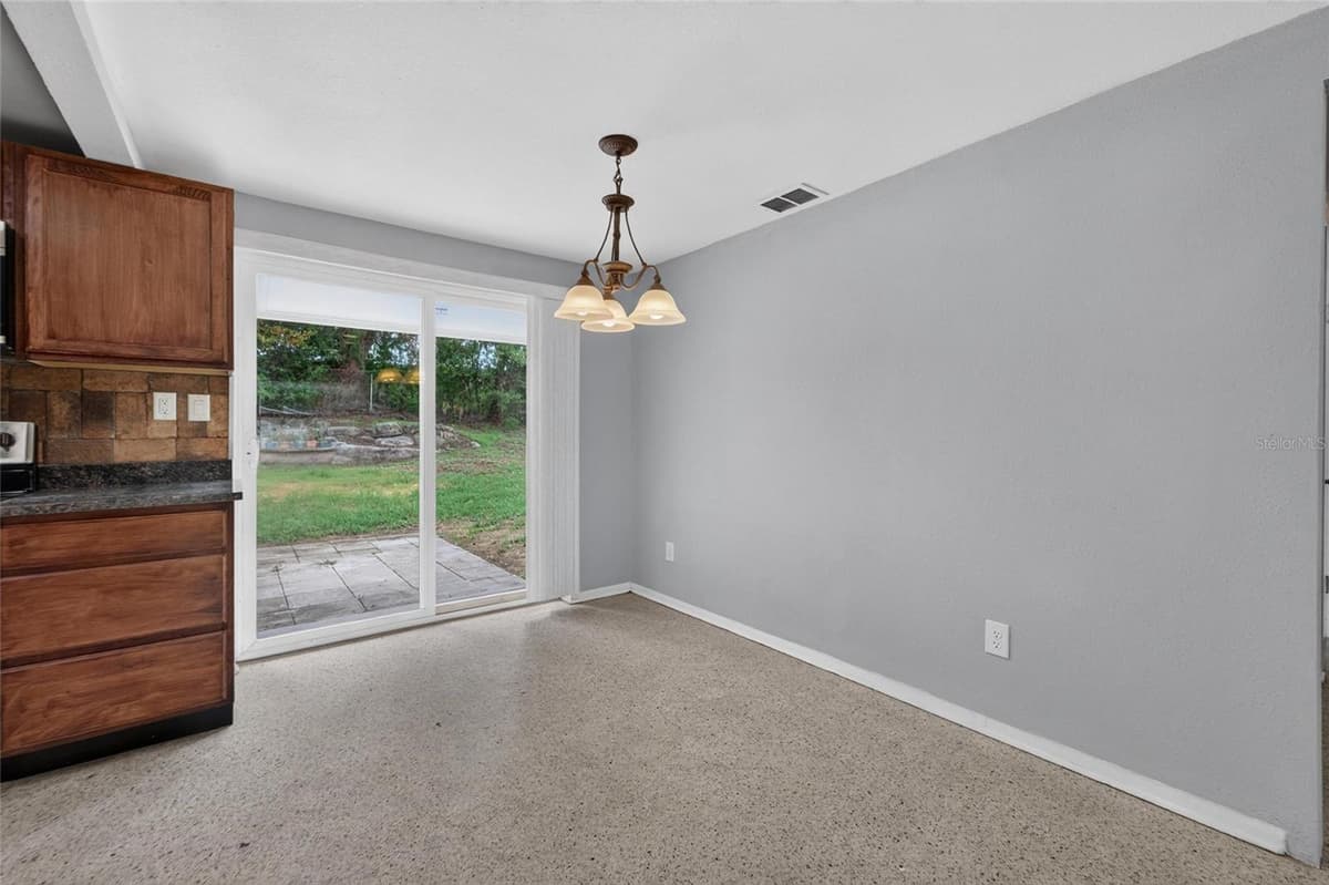 506 SHAMROCK ROAD — photo 10 of 51