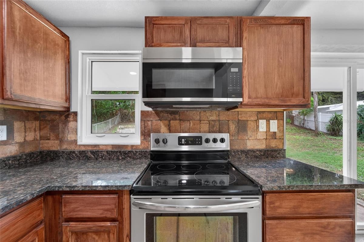 506 SHAMROCK ROAD — photo 14 of 51