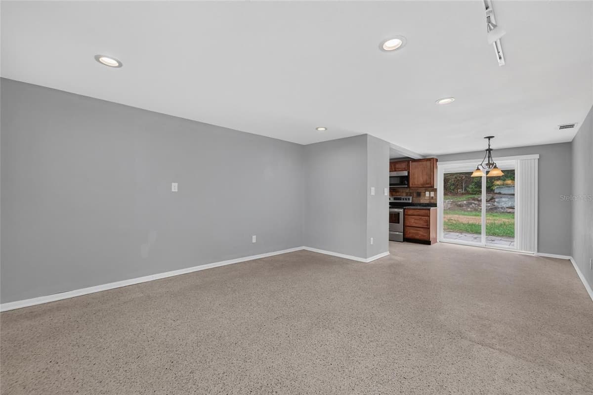 506 SHAMROCK ROAD — photo 8 of 51