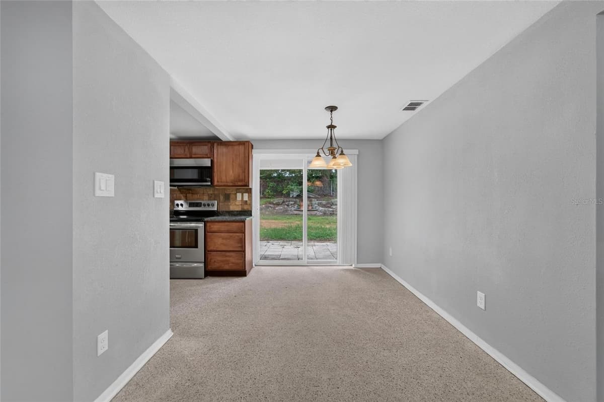 506 SHAMROCK ROAD — photo 9 of 51