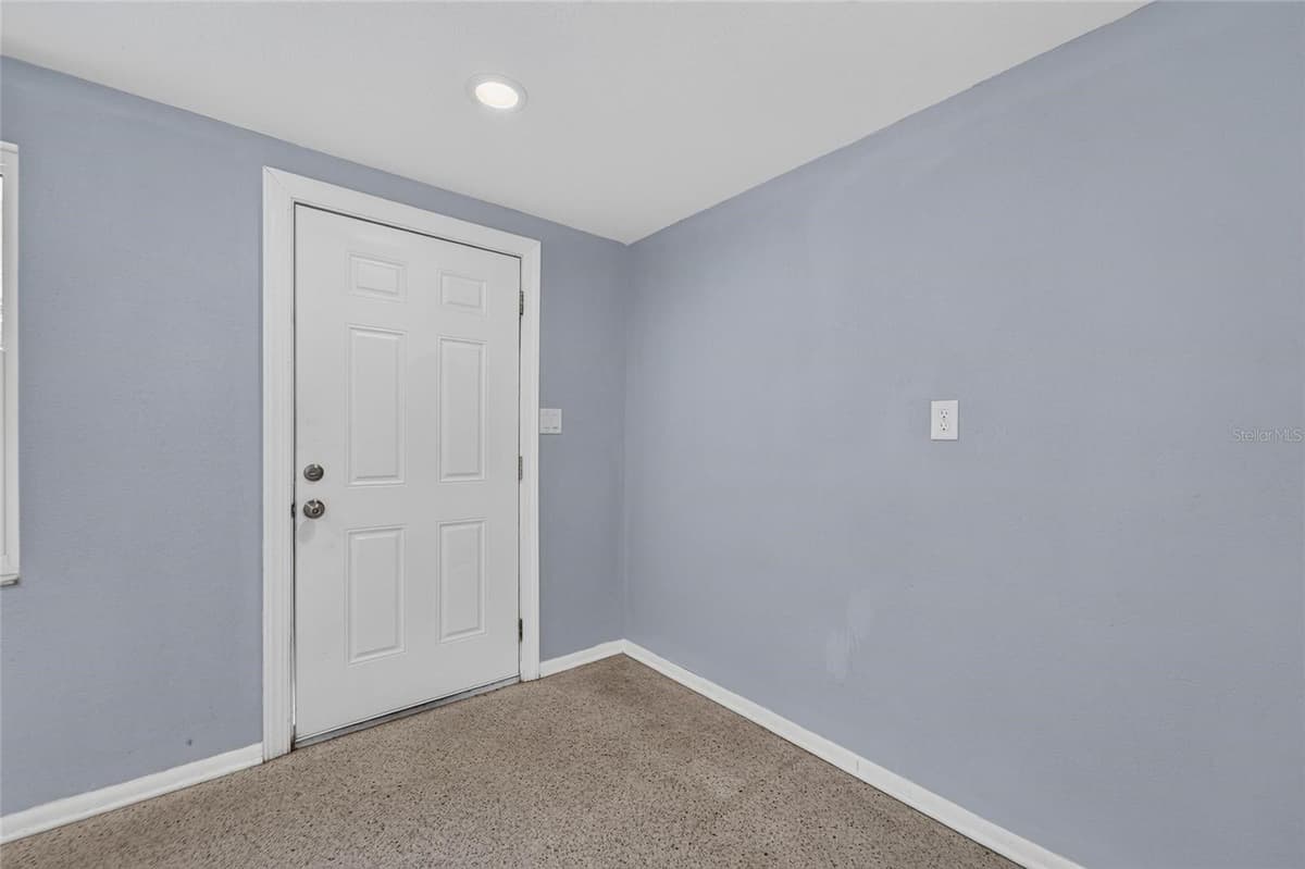 506 SHAMROCK ROAD — photo 4 of 51