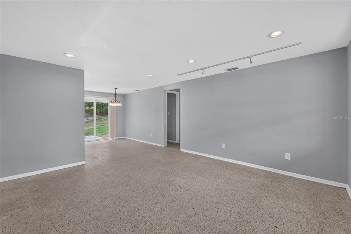 506 SHAMROCK ROAD — photo 5 of 51