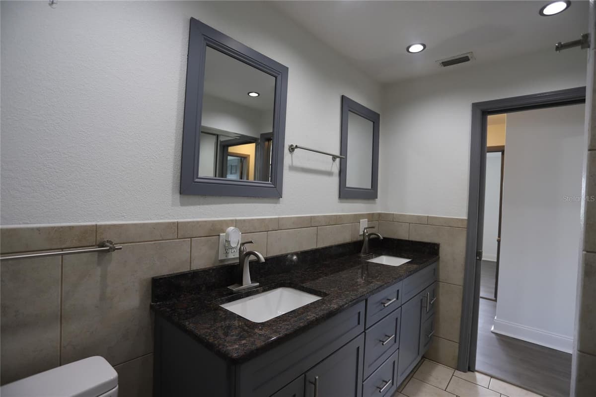 10011 110TH STREET — photo 17 of 25