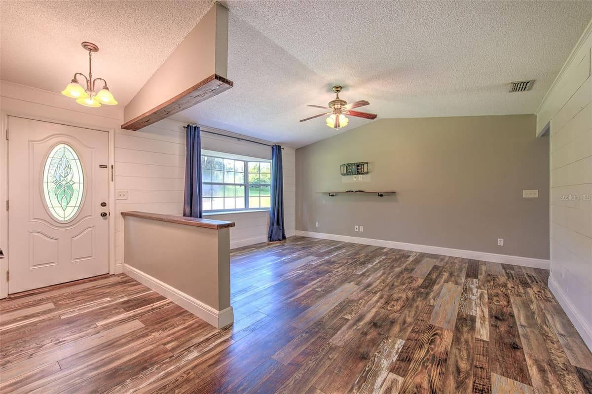 16520 SPRING VALLEY ROAD — photo 7 of 38