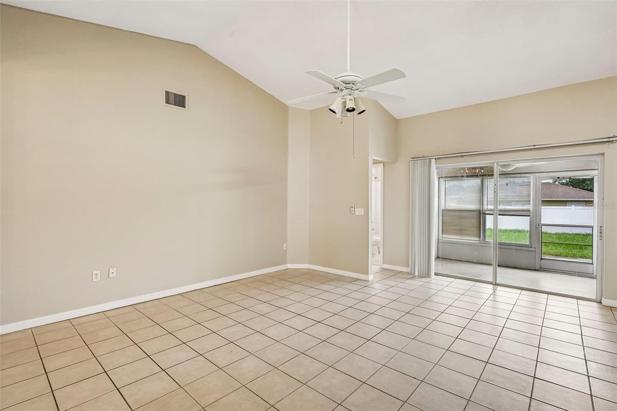 4871 CEDAR VIEW DRIVE — photo 10 of 51