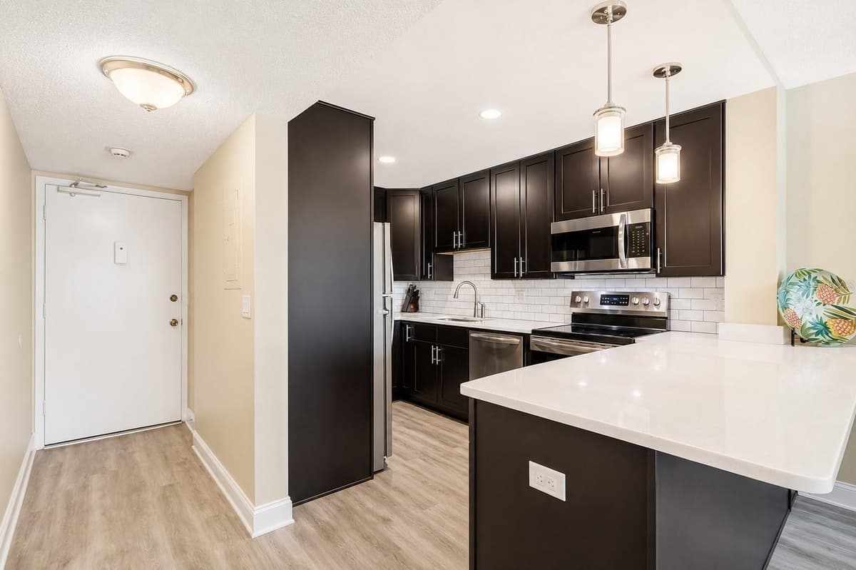 51 ISLAND WAY — photo 6 of 48