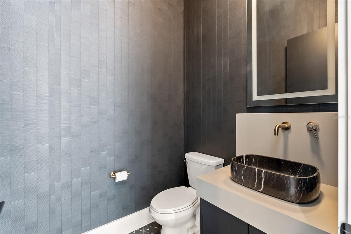 15746 PENDIO DR — photo 35 of 82