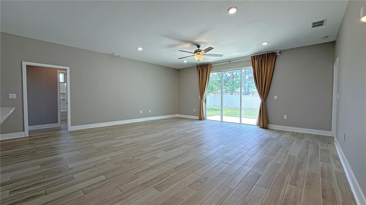 1433 LAMBERT STREET — photo 9 of 44