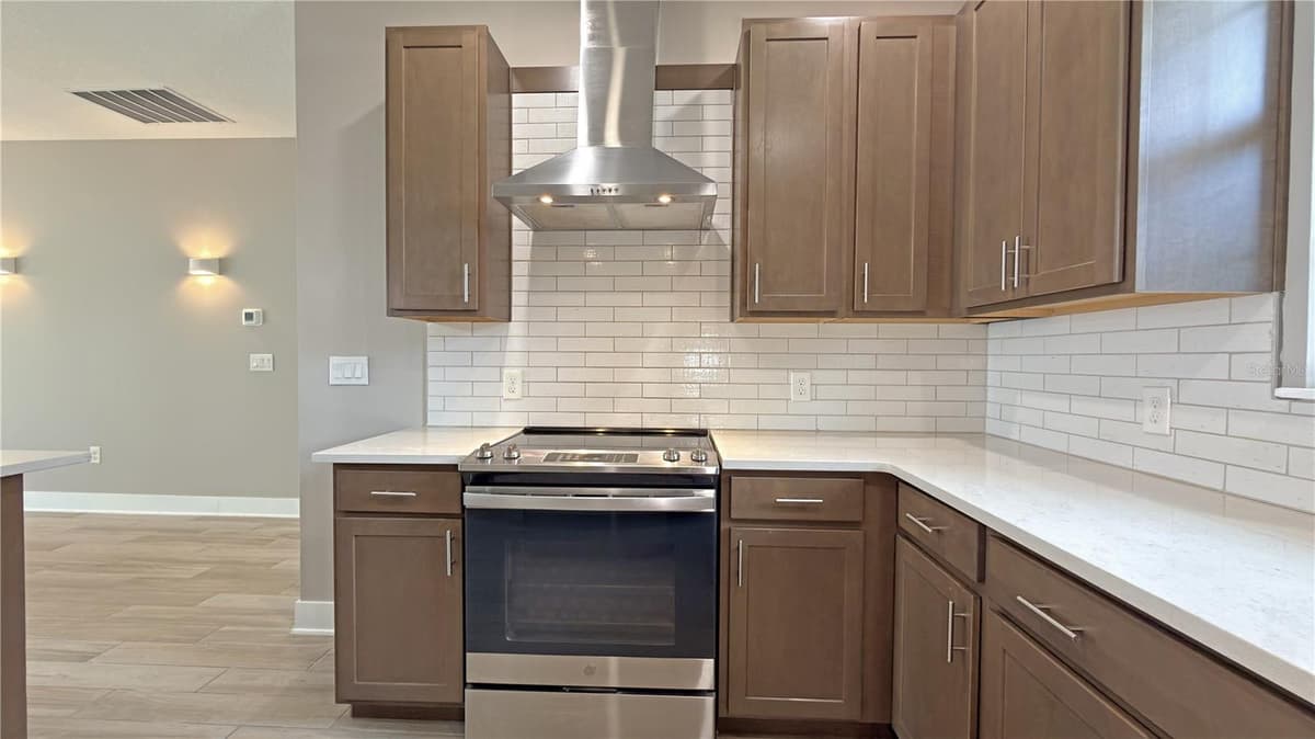 1433 LAMBERT STREET — photo 13 of 44
