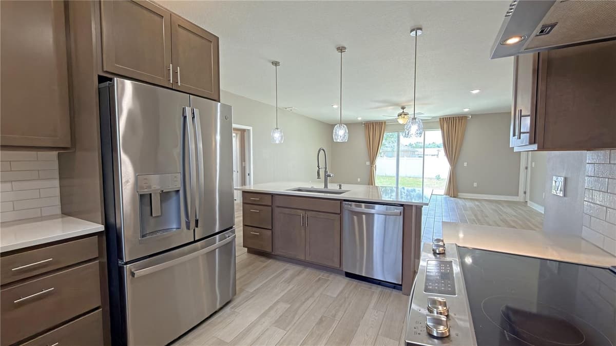 1433 LAMBERT STREET — photo 12 of 44