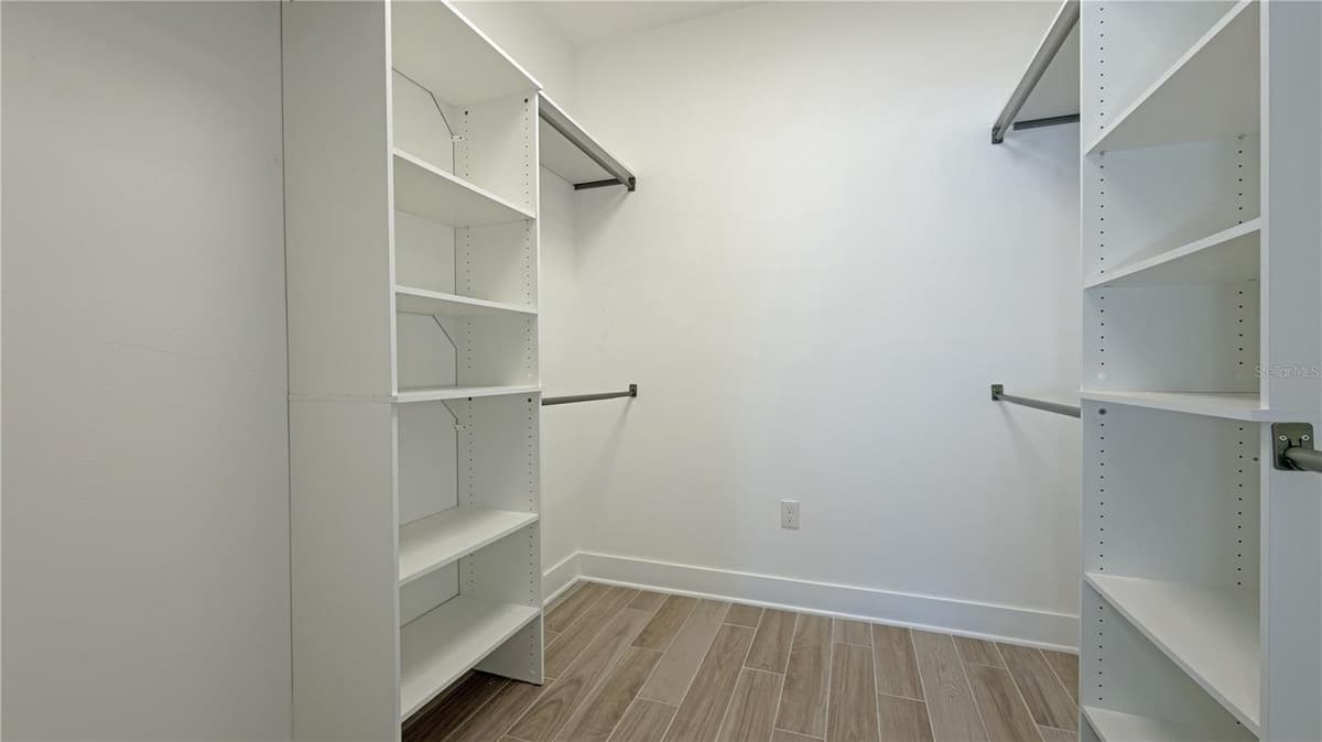 1433 LAMBERT STREET — photo 20 of 44