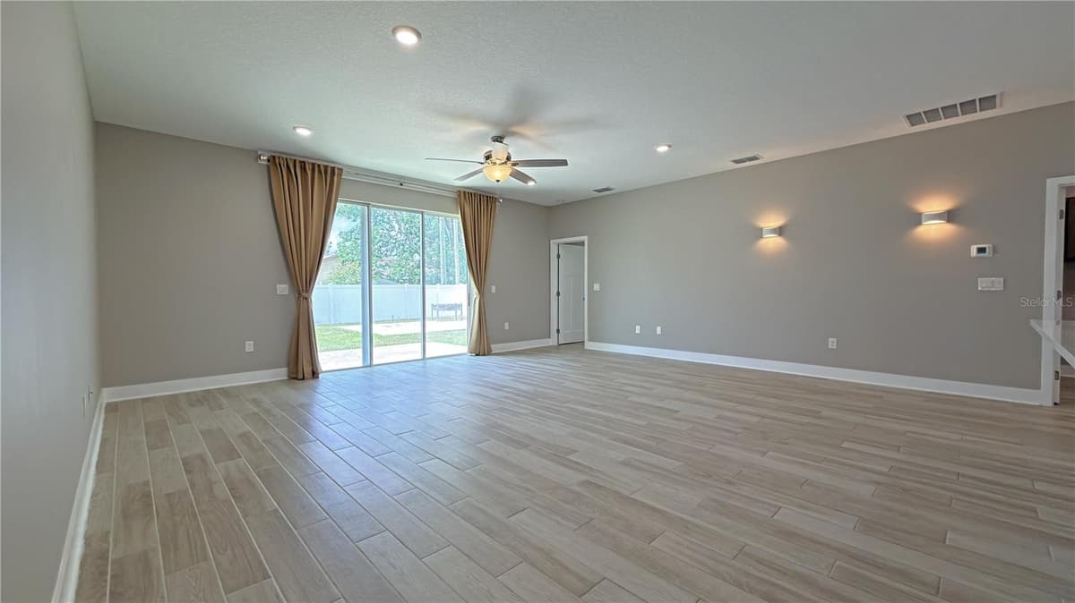 1433 LAMBERT STREET — photo 8 of 44