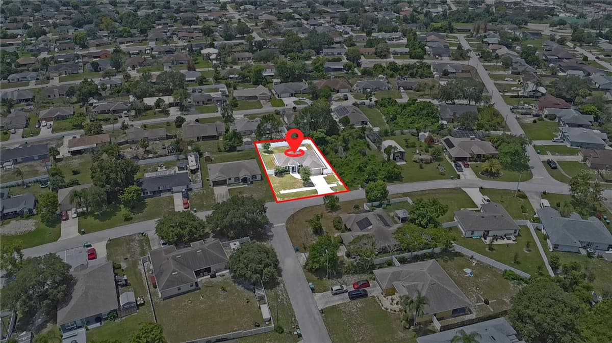 1433 LAMBERT STREET — photo 4 of 44