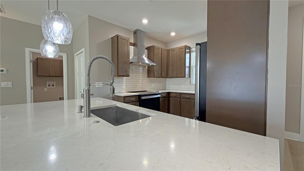 1433 LAMBERT STREET — photo 11 of 44