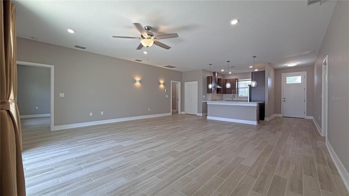 1433 LAMBERT STREET — photo 6 of 44