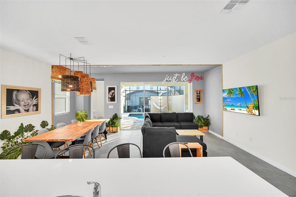 1672 TROPICAL PALMS CIRCLE — photo 11 of 46