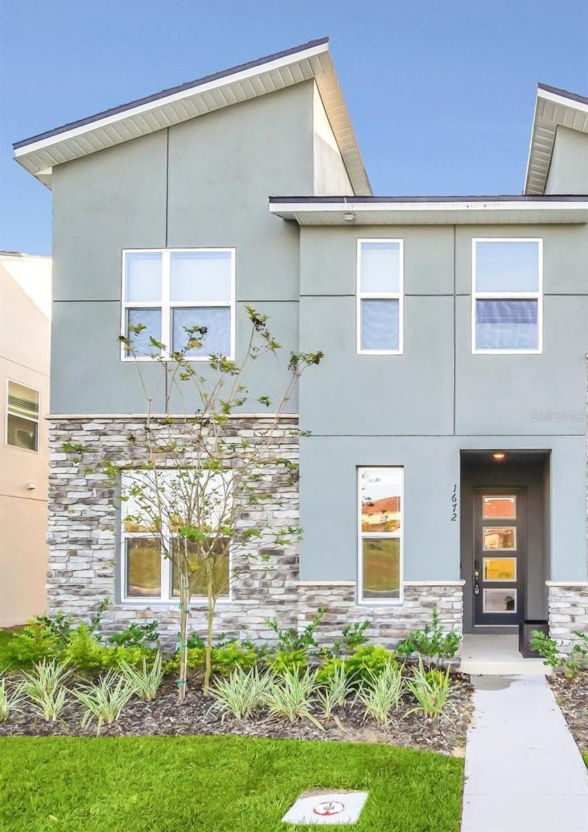1672 TROPICAL PALMS CIRCLE — photo 1 of 46