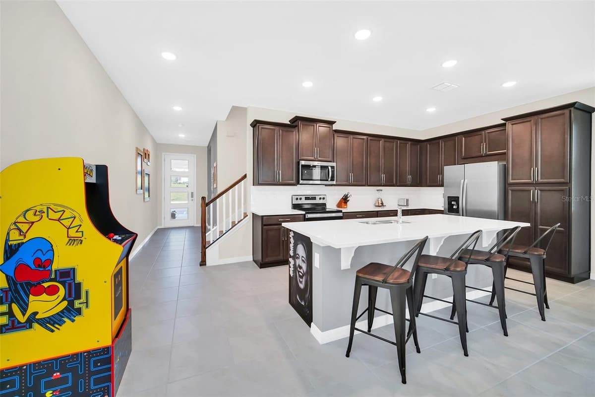 1672 TROPICAL PALMS CIRCLE — photo 7 of 46