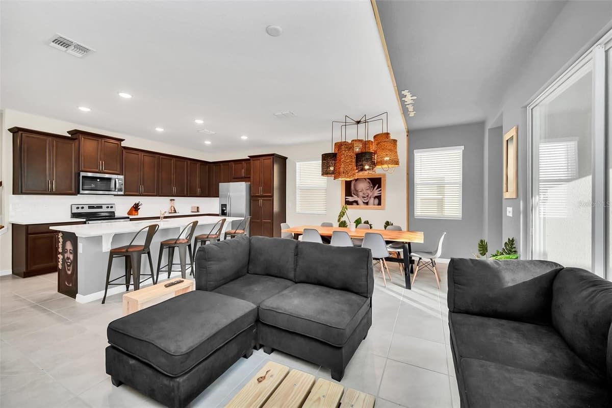1672 TROPICAL PALMS CIRCLE — photo 14 of 46