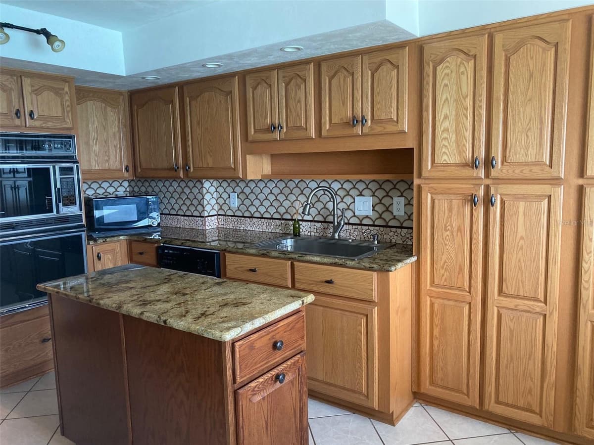 3003 ATLANTIC AVENUE — photo 13 of 20