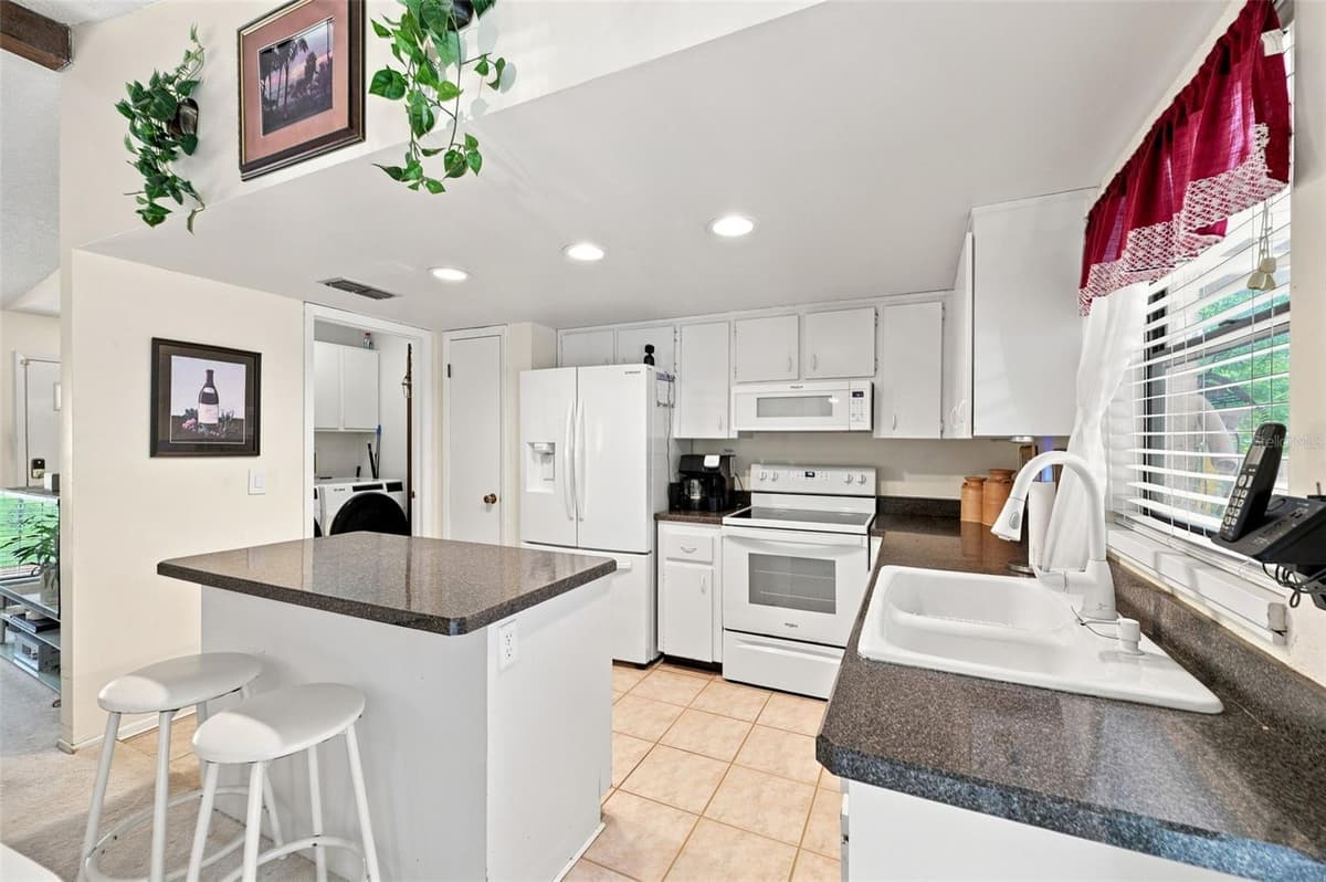 400 FAIRBANKS ROAD — photo 14 of 35