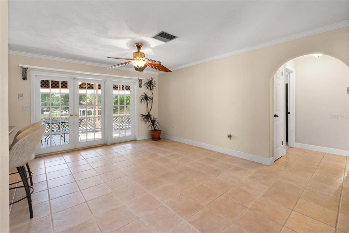 806 SPARROW AVENUE — photo 5 of 46