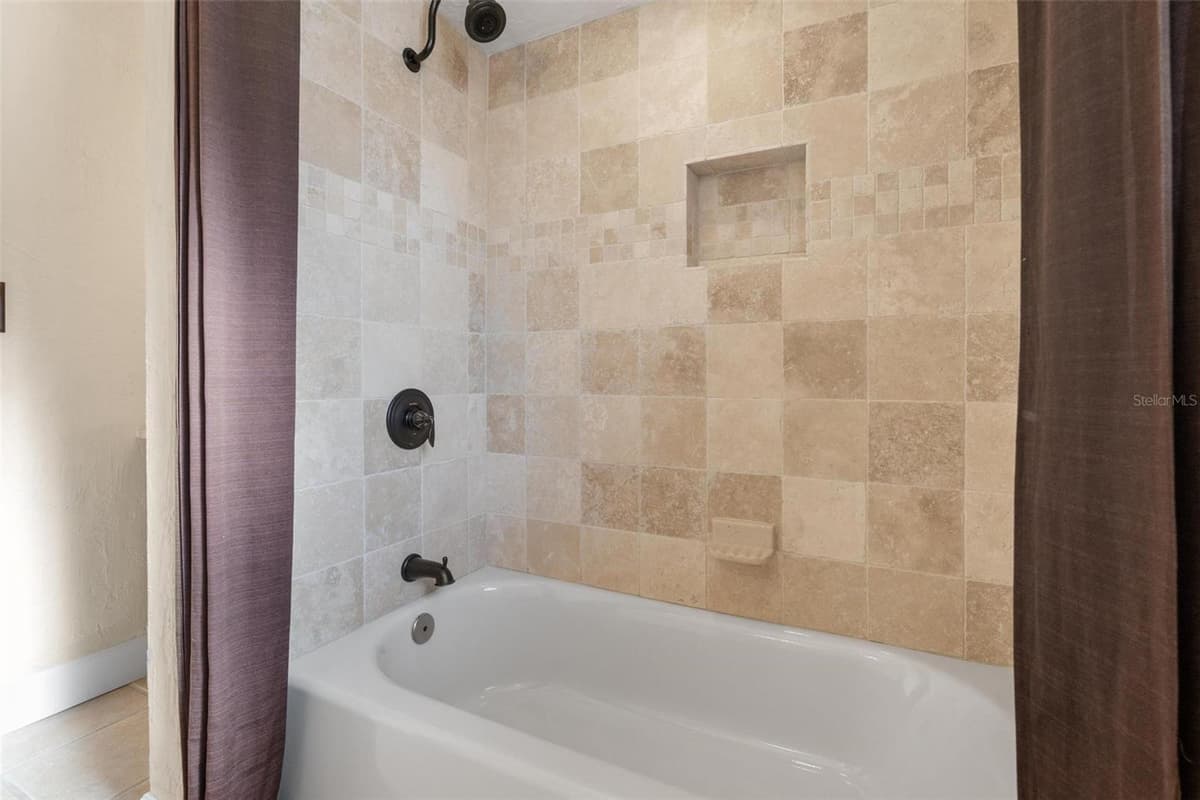 806 SPARROW AVENUE — photo 33 of 46