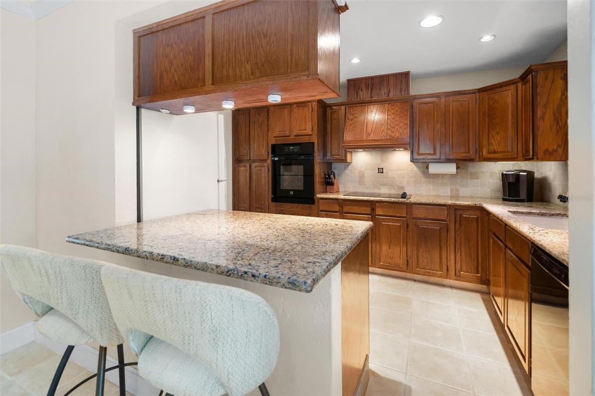 806 SPARROW AVENUE — photo 10 of 46