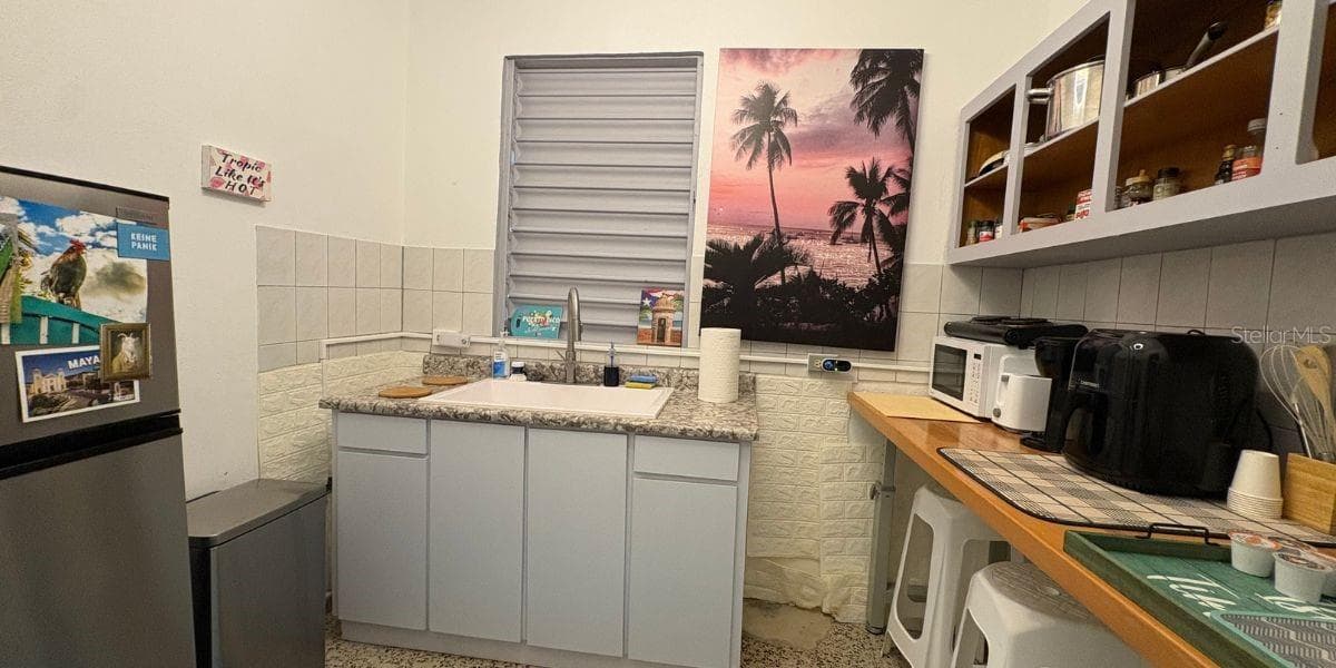 #232 URB QUINTO CENTENARIO CALLE DIEGO COLON CRISANTEMO — photo 8 of 27
