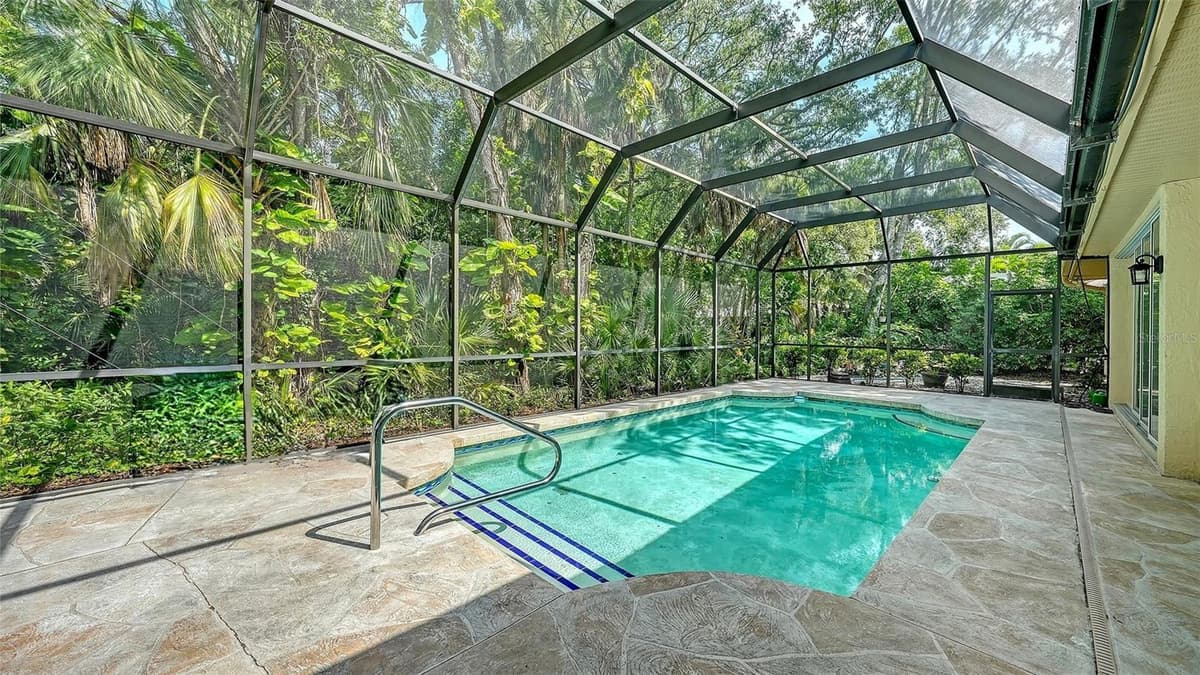 2929 SANDRINGHAM PLACE — photo 5 of 41