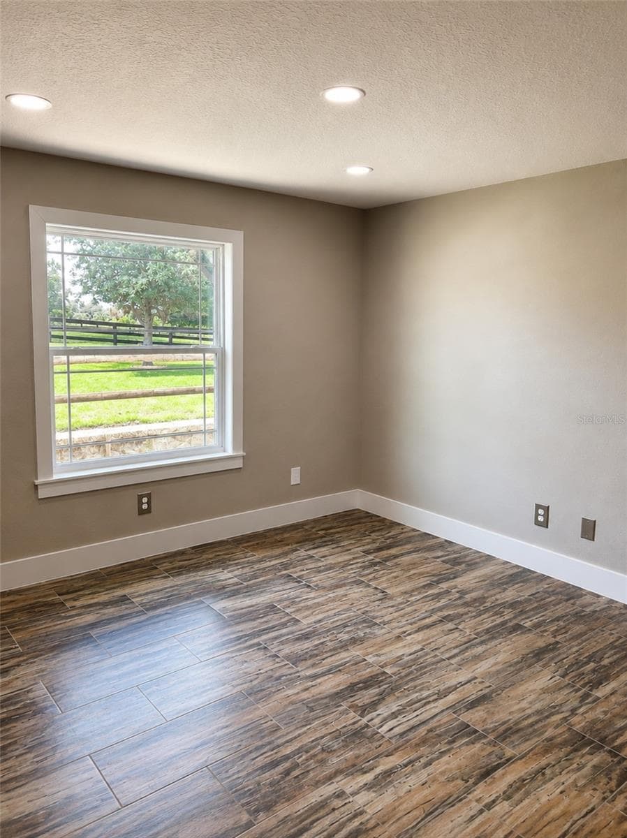 6820 COUNTY ROAD 561 — photo 16 of 38