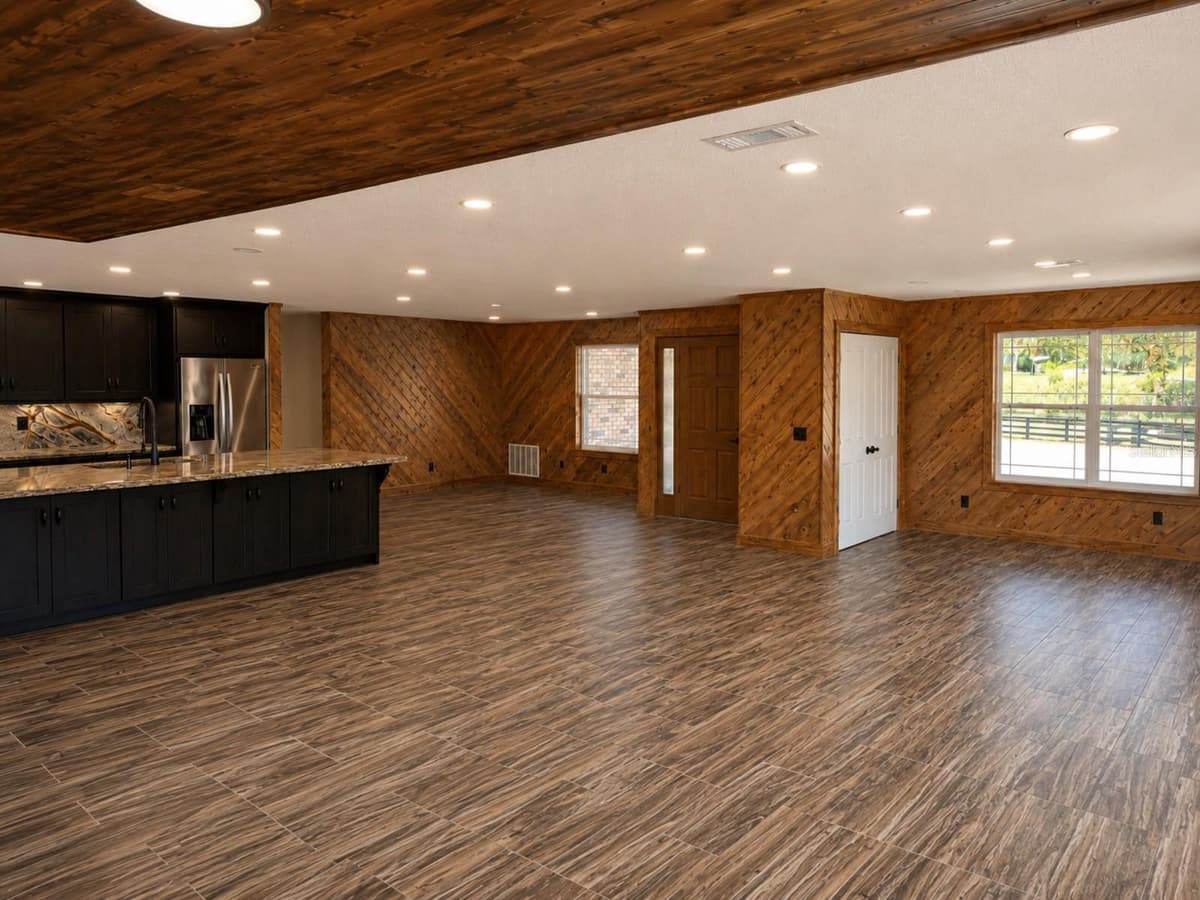 6820 COUNTY ROAD 561 — photo 8 of 38