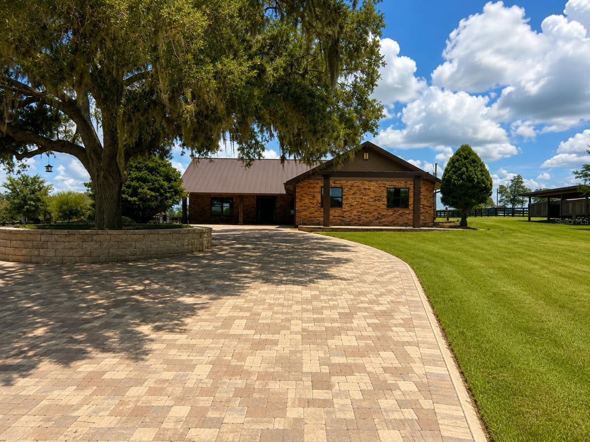 6820 COUNTY ROAD 561 — photo 3 of 38