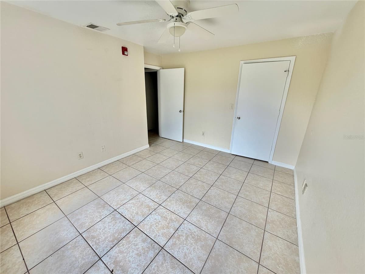 2550 ALAFAYA TRAIL — photo 10 of 16
