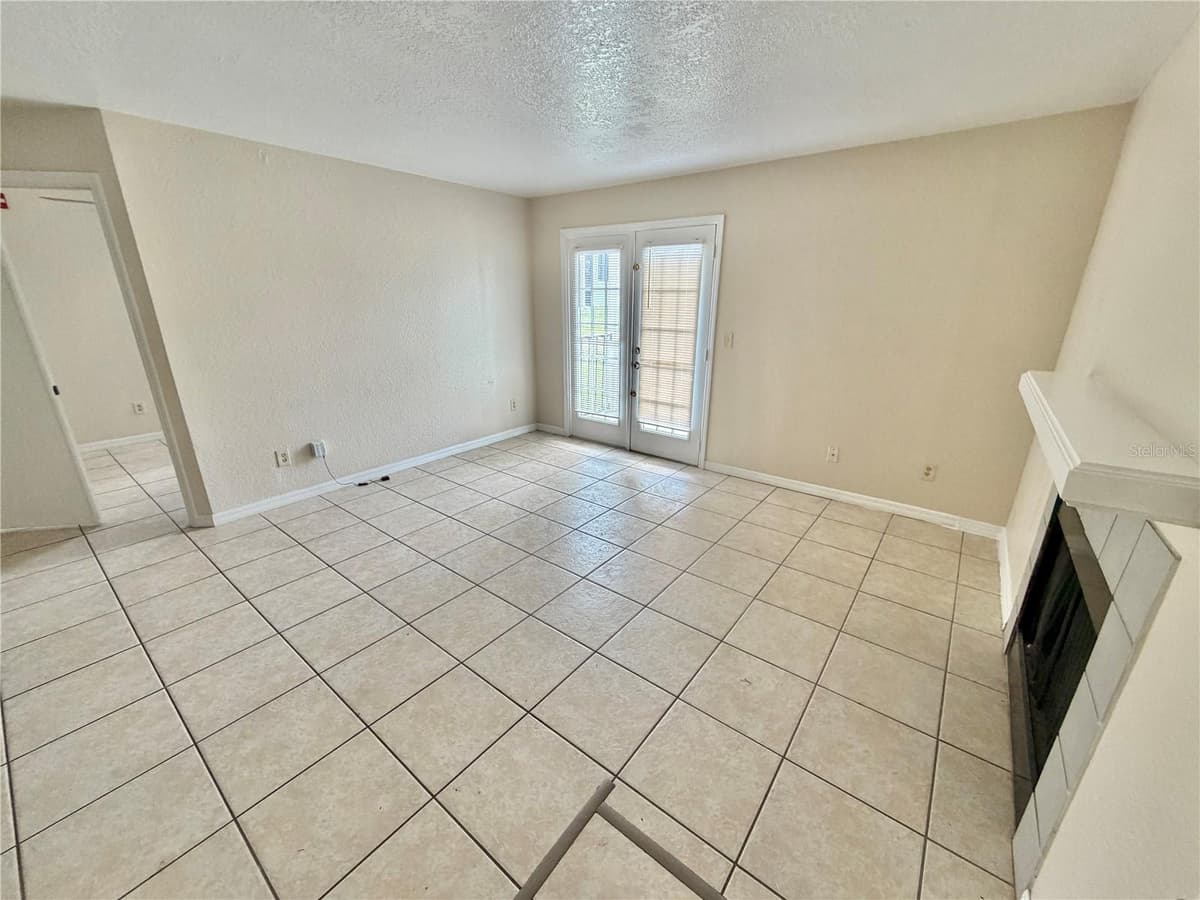 2550 ALAFAYA TRAIL — photo 3 of 16