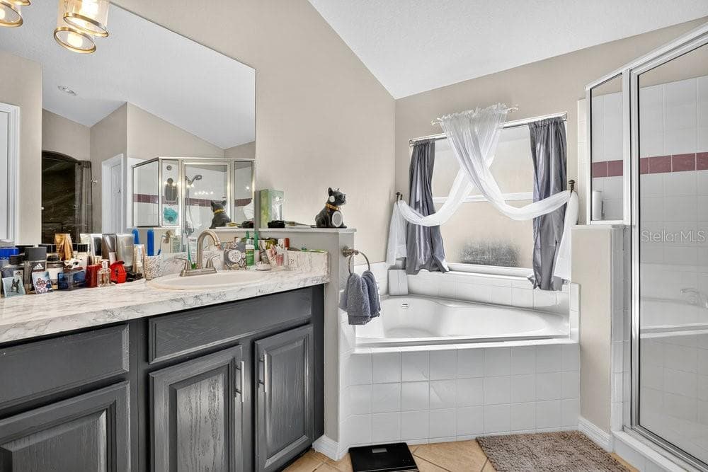 4806 CUMBRIAN LAKES DRIVE — photo 18 of 37