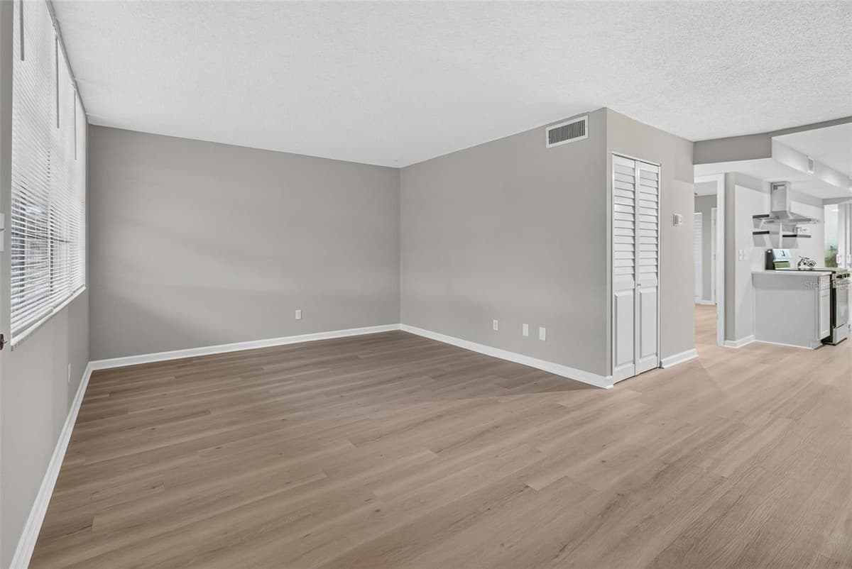 4885 1ST STREET — photo 2 of 22
