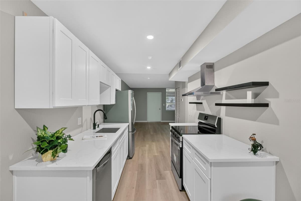 4885 1ST STREET — photo 8 of 22