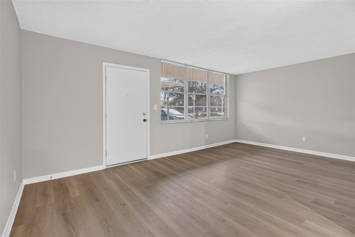 4885 1ST STREET — photo 3 of 22