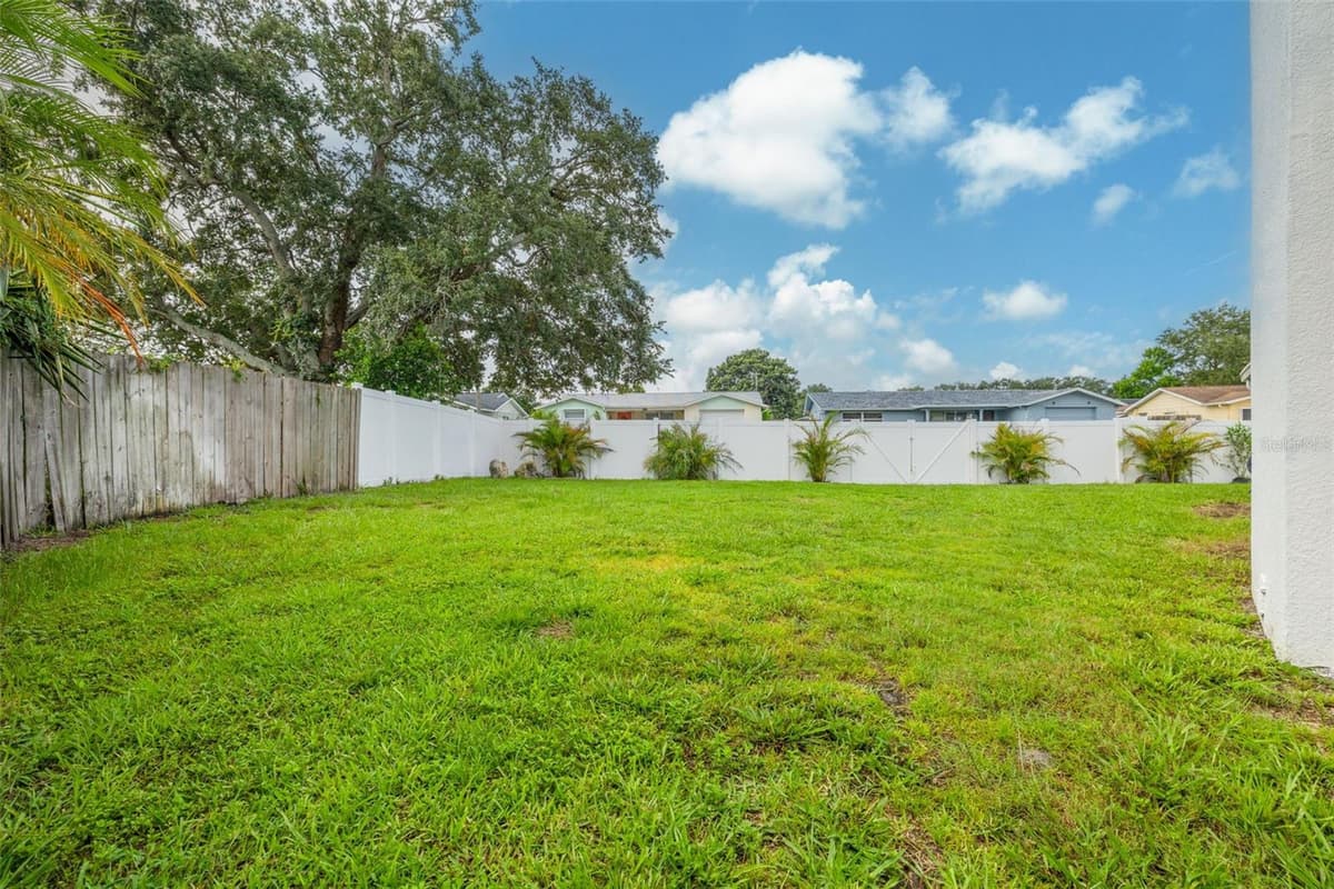 7312 VIENNA LANE — photo 34 of 39