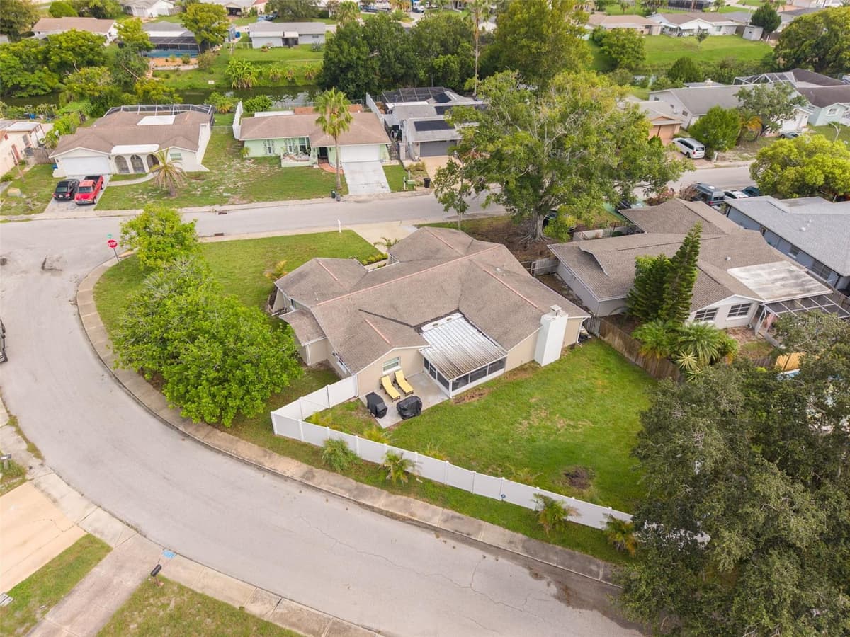 7312 VIENNA LANE — photo 36 of 39