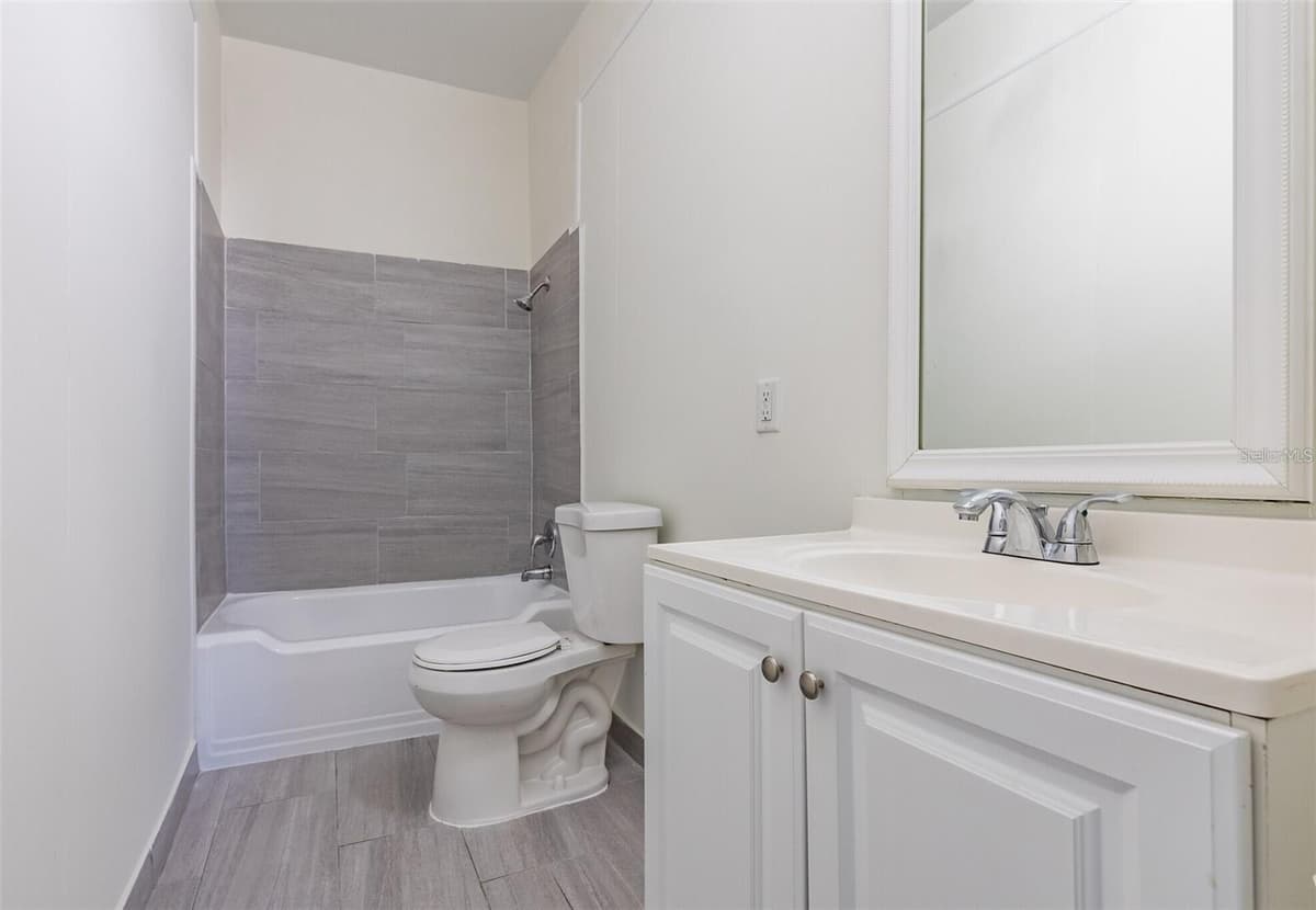 218 PINELLAS AVENUE — photo 15 of 25