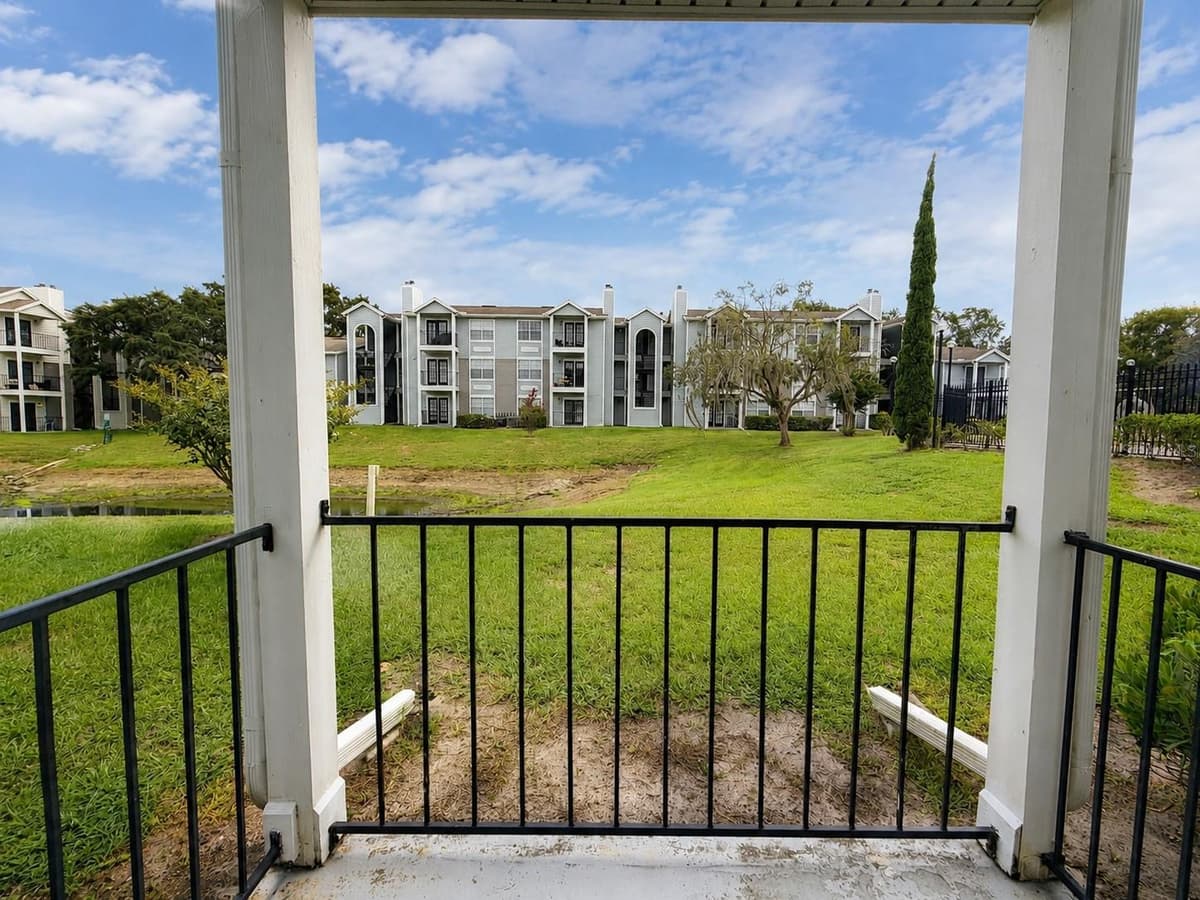 2550 ALAFAYA TRAIL — photo 4 of 19