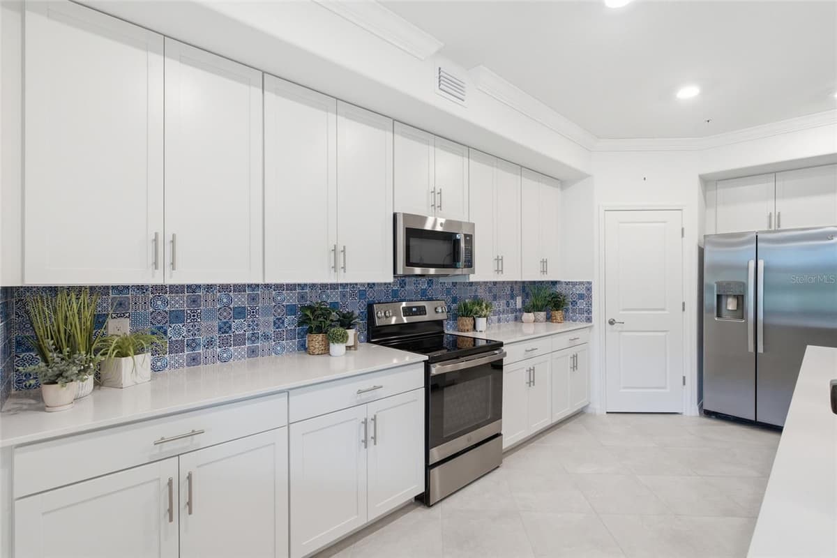 14680 SYCAMORE COURT — photo 8 of 65